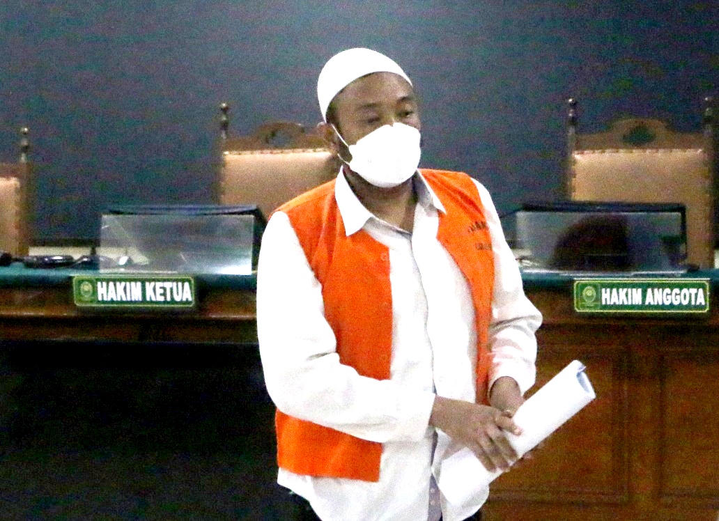 Terdakwa Aipda Robig Zainudin usai menjalani sidang agenda duplik di Pengadilan Negeri Semarang, Selasa (29/7/2025).