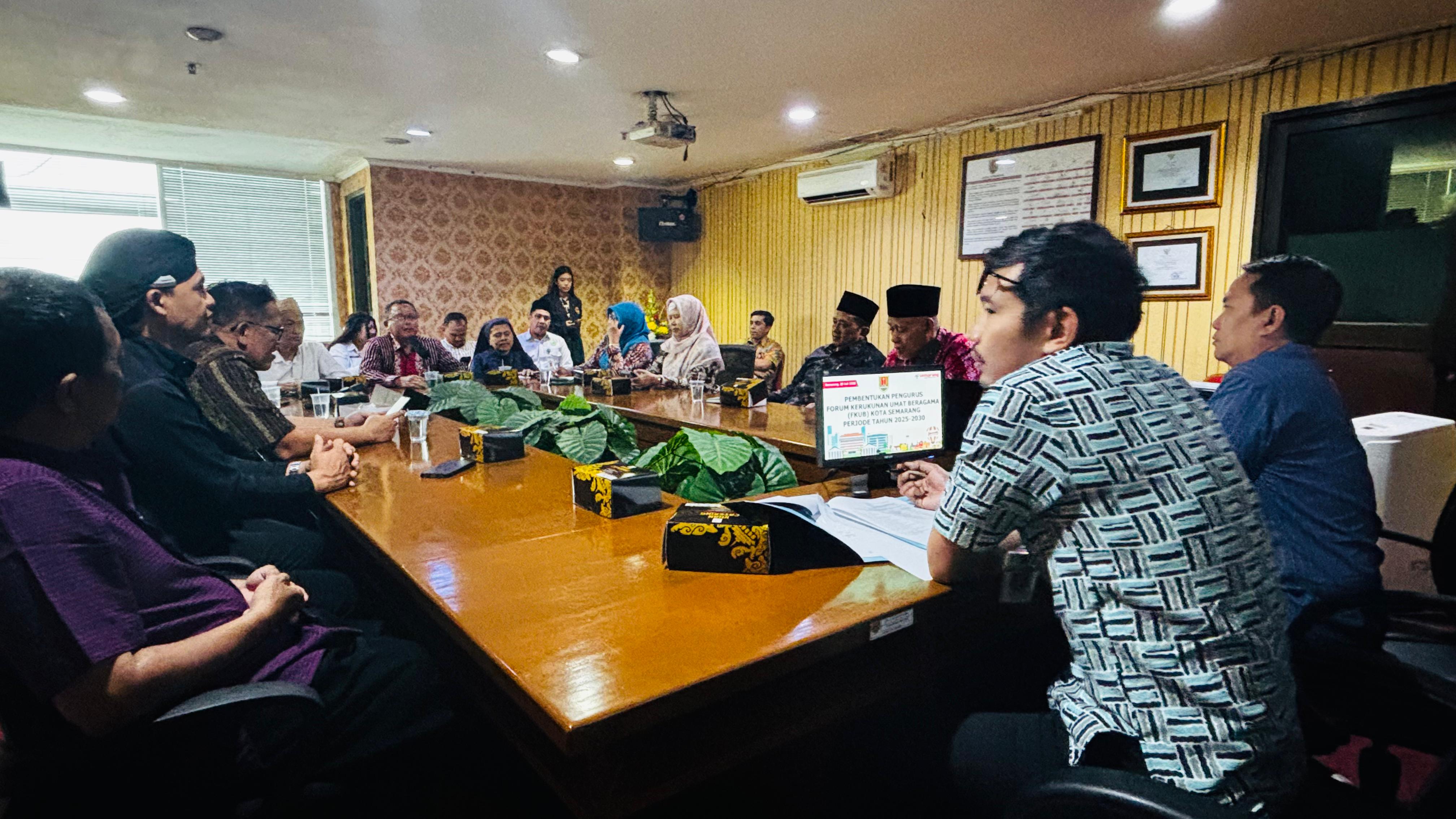 Badan Kesbangpol Kota Semarang terus menguatkan sinergi dengan FKUB Kota Semarang untuk menciptakan dan menjaga iklim inklusif di ibu kota Jateng