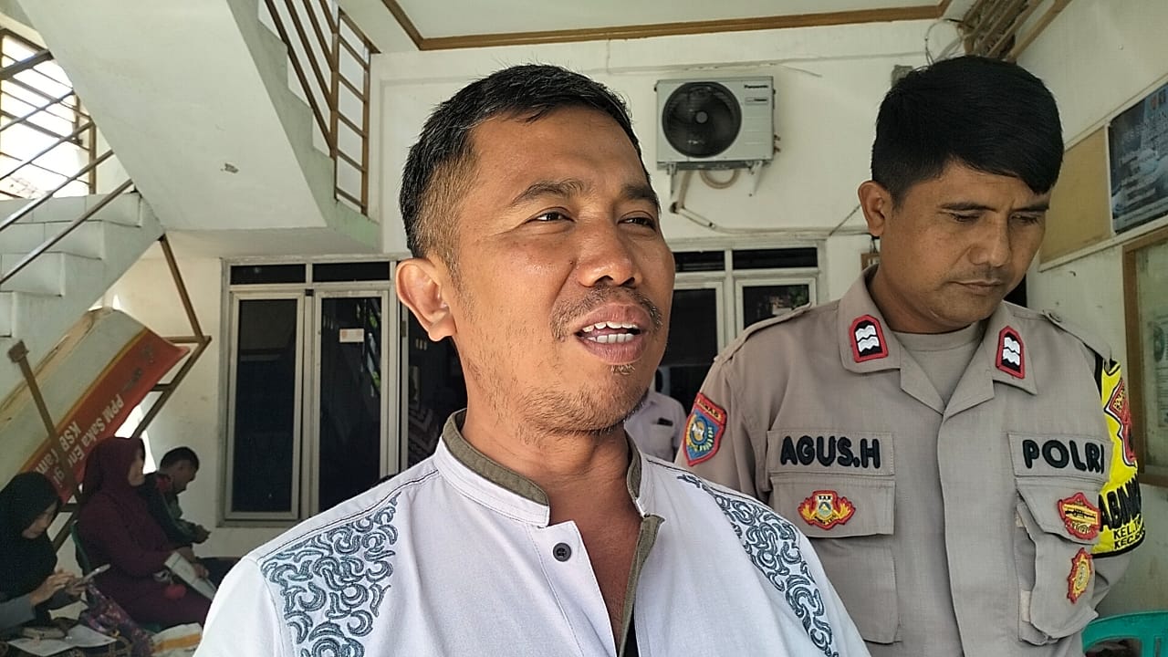 Sapto Wahono, Ketua Koperasi sekaligus Ketua LPMK Tambakrejo saat diwawancarai, Kamis (31/7).