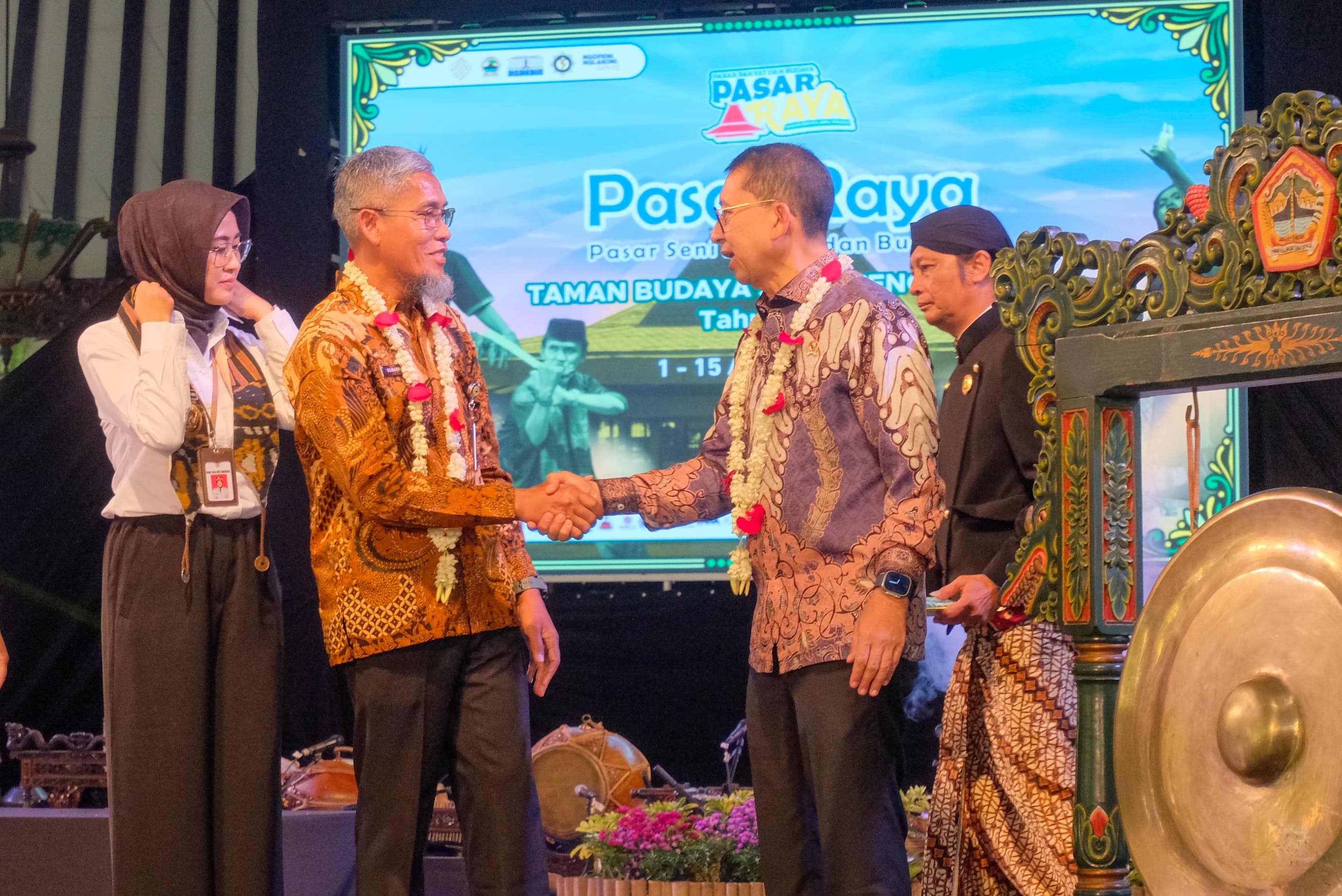 Pembukaan Pasar Raya dihadiri langsung oleh Menteri Kebudayaan RI, Fadli Zon, Sekretaris Daerah (Sekda) Provinsi Jawa Tengah, Sumarno, dan Wakil Wali Kota Astrid Widayani.
