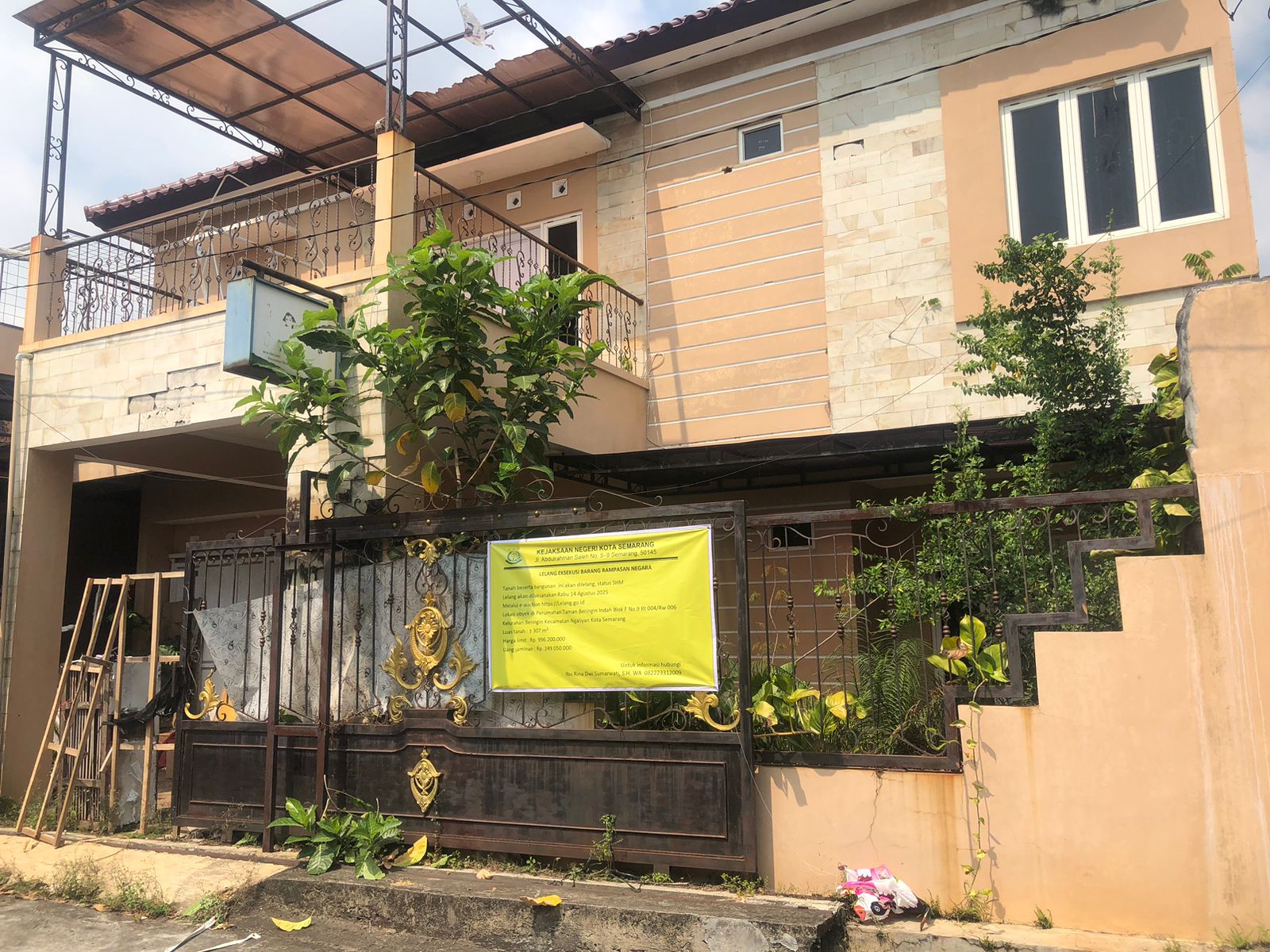 Barang rampasan berupa rumah di Perumahan Taman Beringin Indah Blok F No.9 RT.004/RW.006, Kelurahan Beringin Kecamatan Ngaliyan dilelang melalui Kantor Pelayanan Kekayaan Negara dan Lelang (KPKNL).
