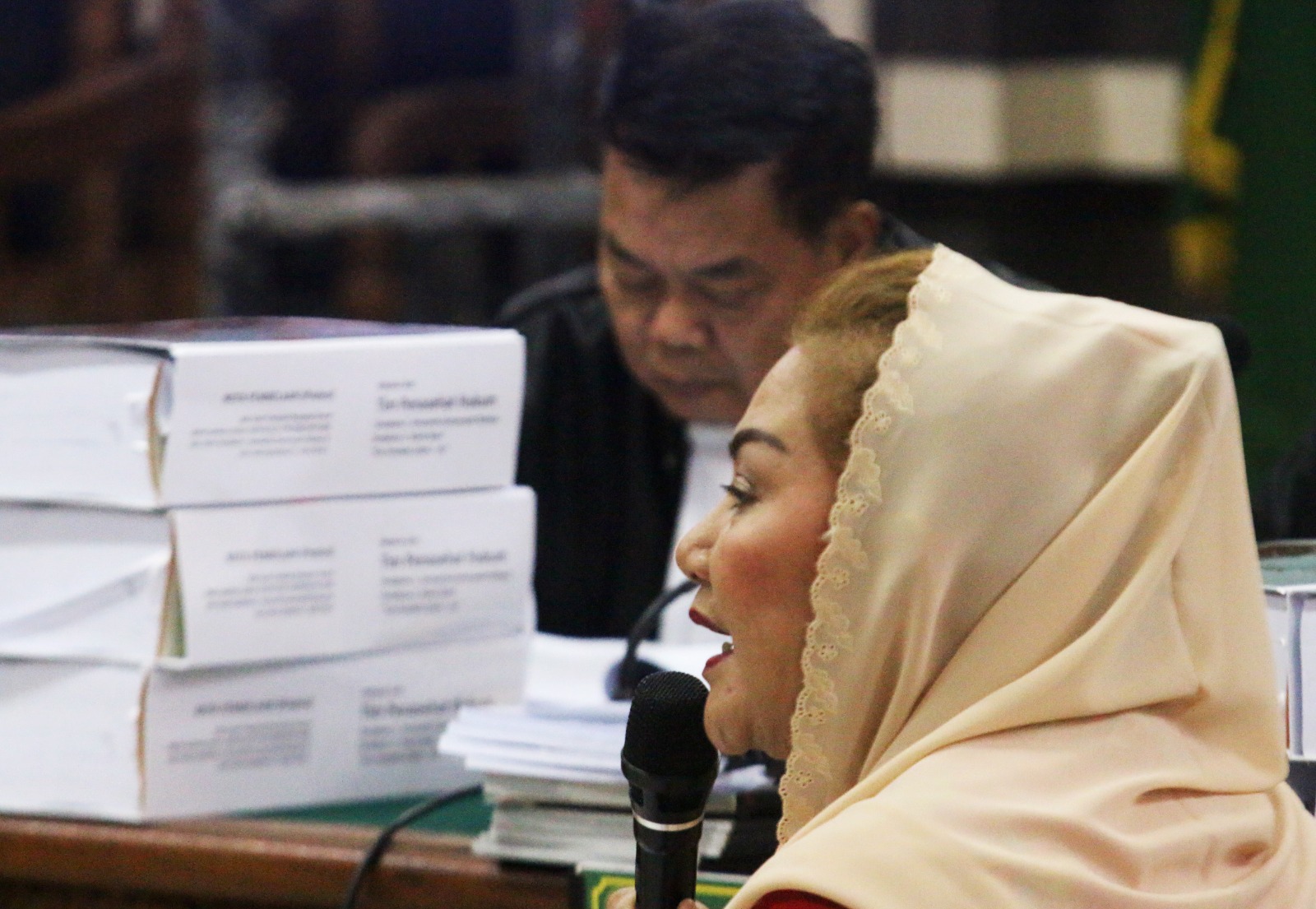 Terdakwa kasus korupsi Hevearita Gunaryanti Rahayu saat menyampaikan pledoi di Pengadilan Tipikor Semarang, Rabu (6/8/2025).