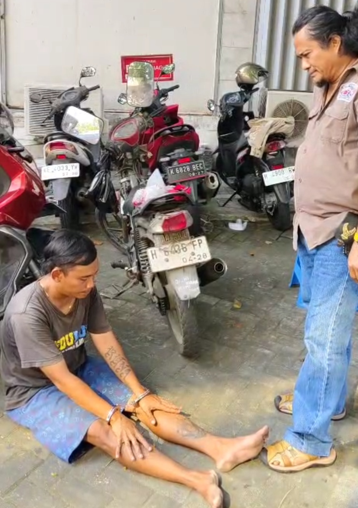 Pelaku penusukan diamankan anggota Polsek Semarang Utara