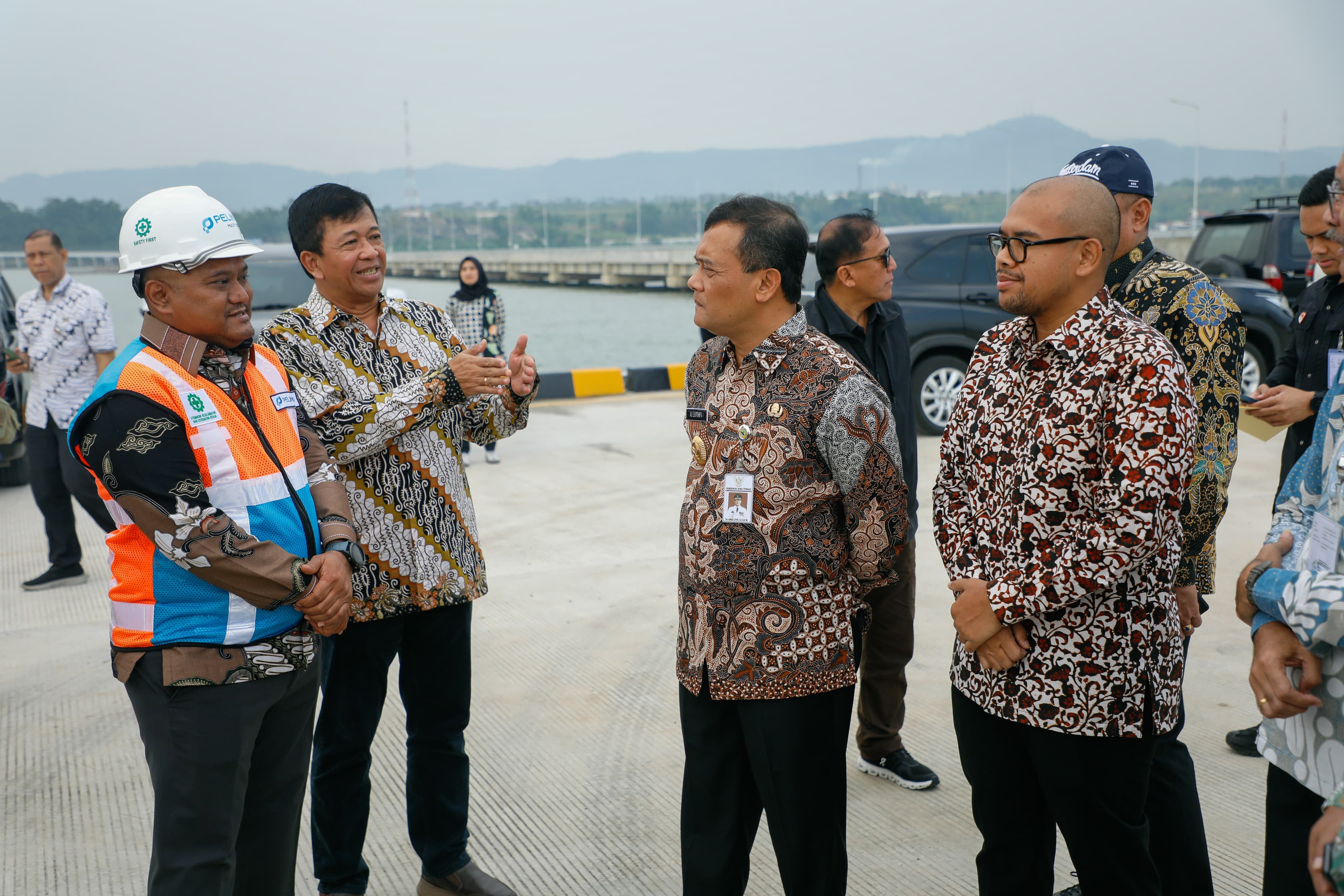 Gubernur Jawa Tengah Ahmad Luthfi saat meninjau lokasi Kawasan Ekonomi Khusus Industropolis Batang (KITB), Jumat, 8 Agustus 2025.