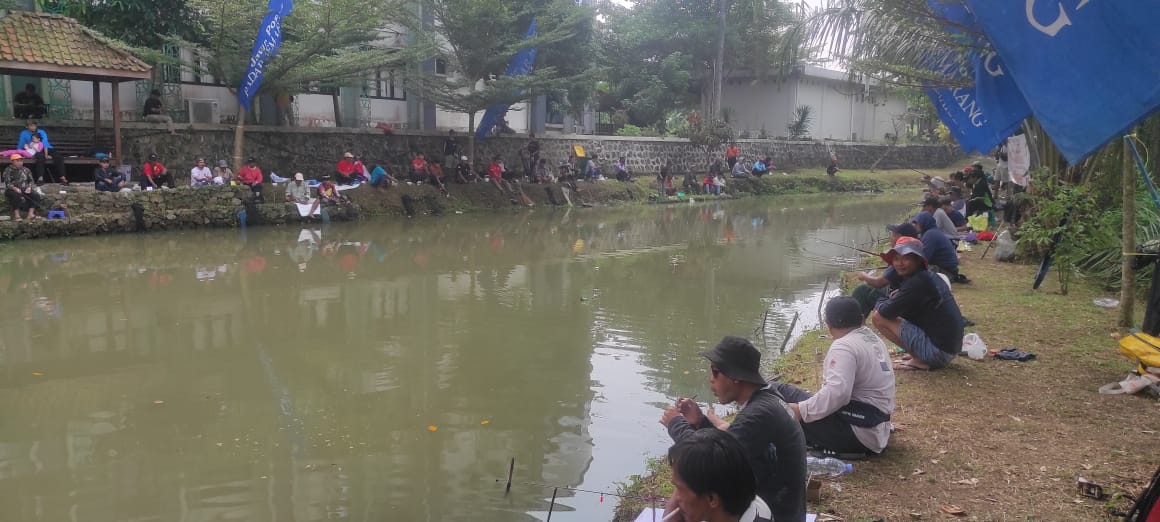 Total 80 lapak penuh pesertaLomba Mancing. Mereka berasal dari berbagai wilayah di Salatiga dan sekitarnya.