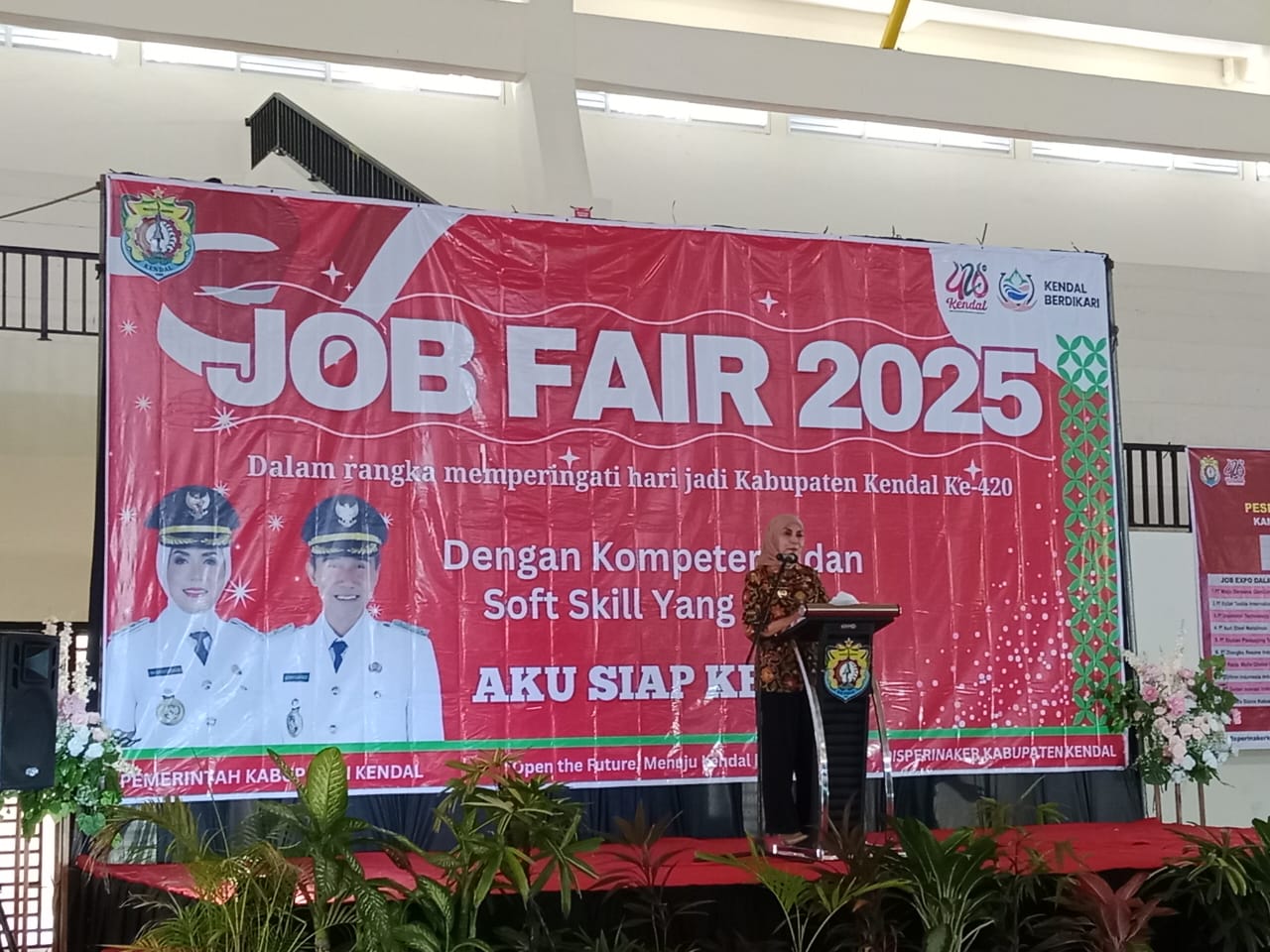 KEK Kendal membuka ratusan lowongan kerja di Job Fair Kendal 2025 yang berlangsung 12&ndash;14 Agustus di GOR Youth Center, Stadion Utama Kebondalem.