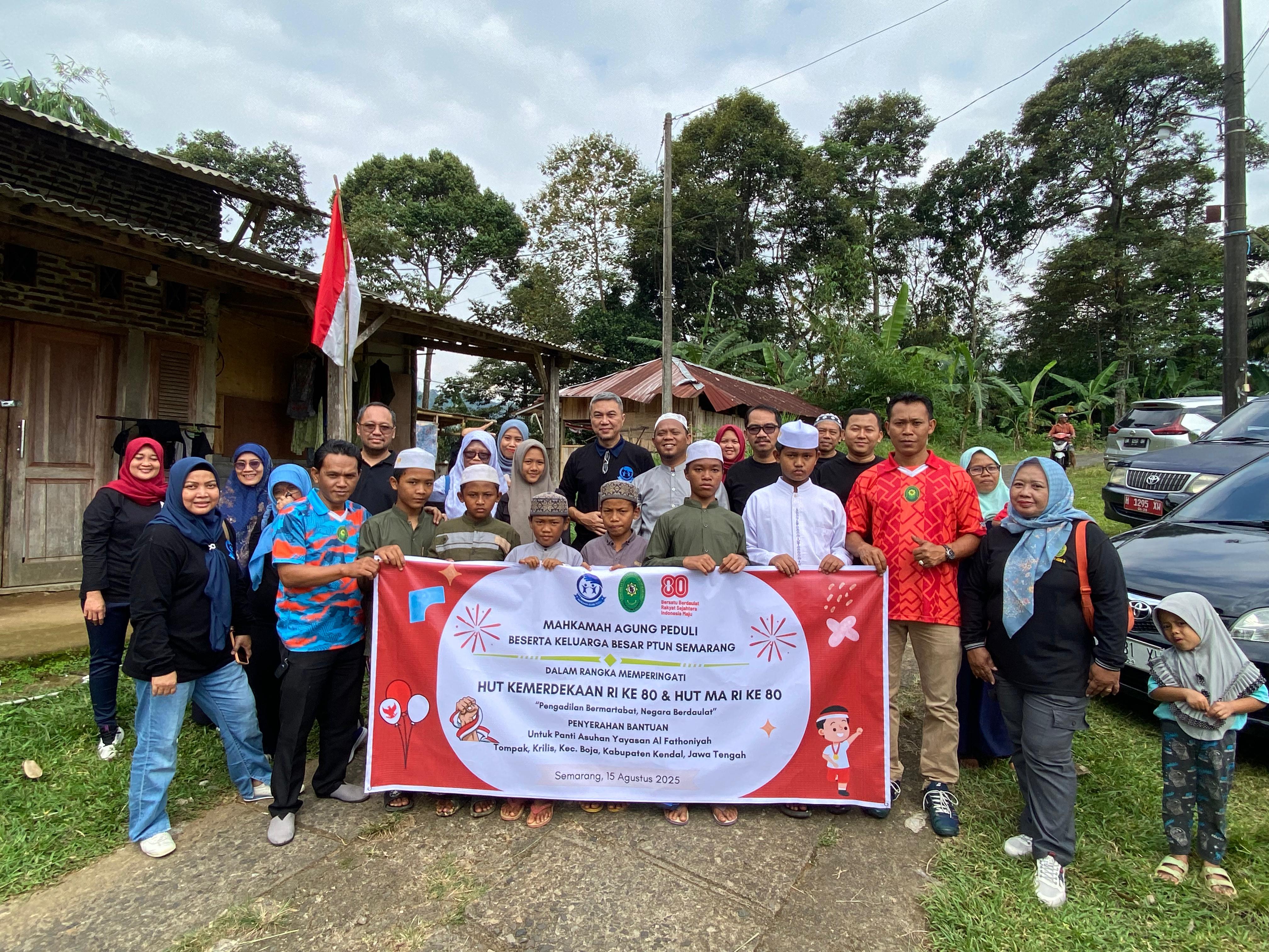 Mahkamah Agung Peduli di Yayasan Al-fathoniyah Kendal