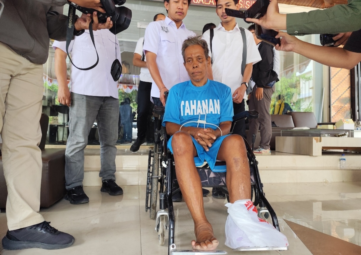 Tersangka saat dihadirkan rilis di Mapolda Jateng