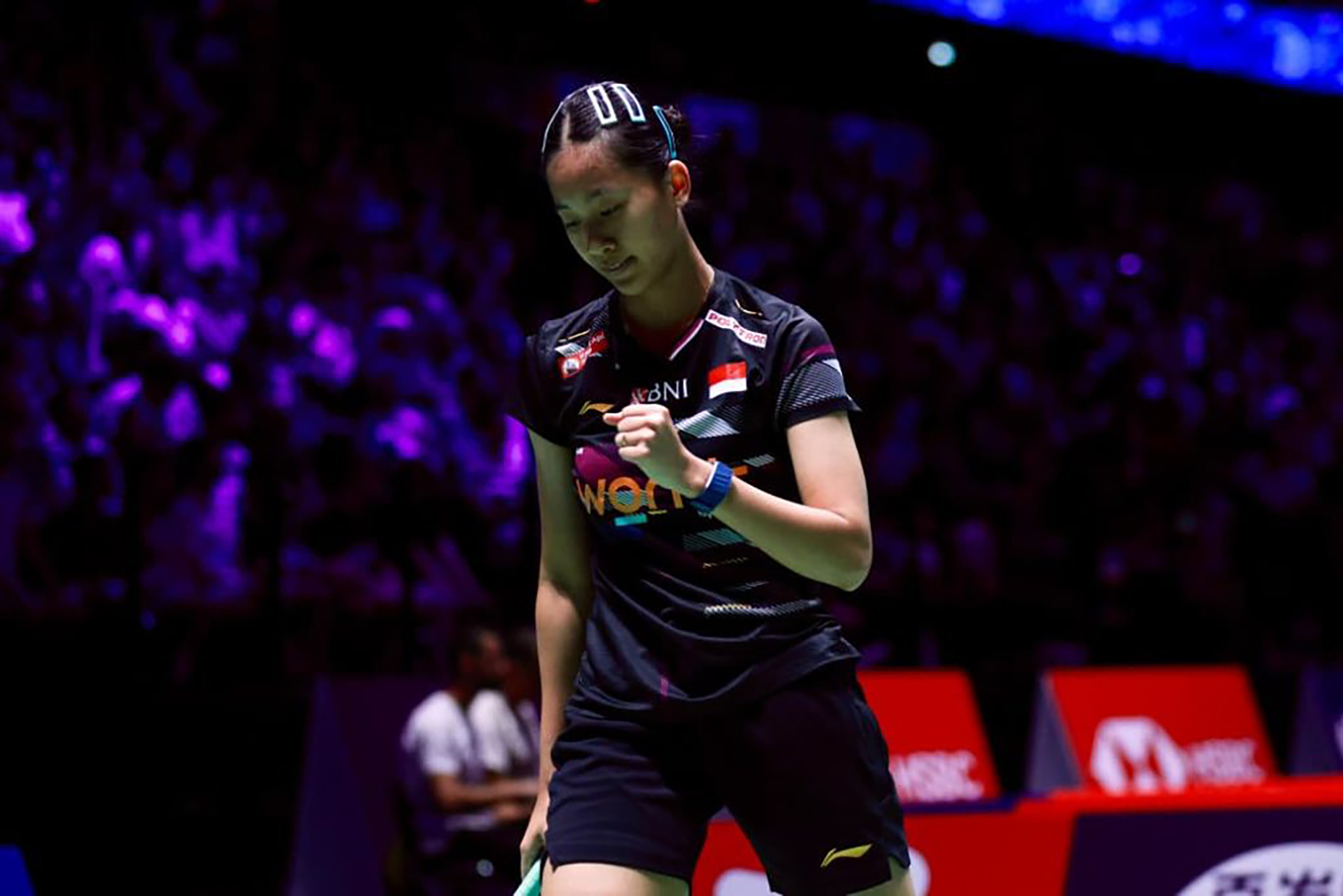 Putri Kusuma Wardani susul Gregoria Mariska Tunjung ke babak 16 besar Kejuaraan Dunia 2025 setelah mengalahkan wakil Brazil, Juliana Viana Vieira 21-15, 21-11.