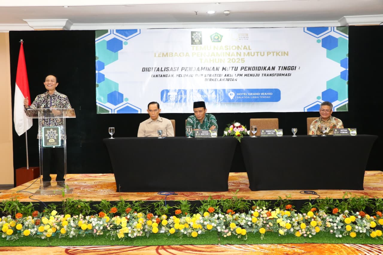 Prof. Sahiron, Direktur Pendidikan Tinggi Islam Kemenag RI membuka temu nasional LPM PTKIN di Hotel Grand Wahid Salatiga, Rabu (27/07/2025).