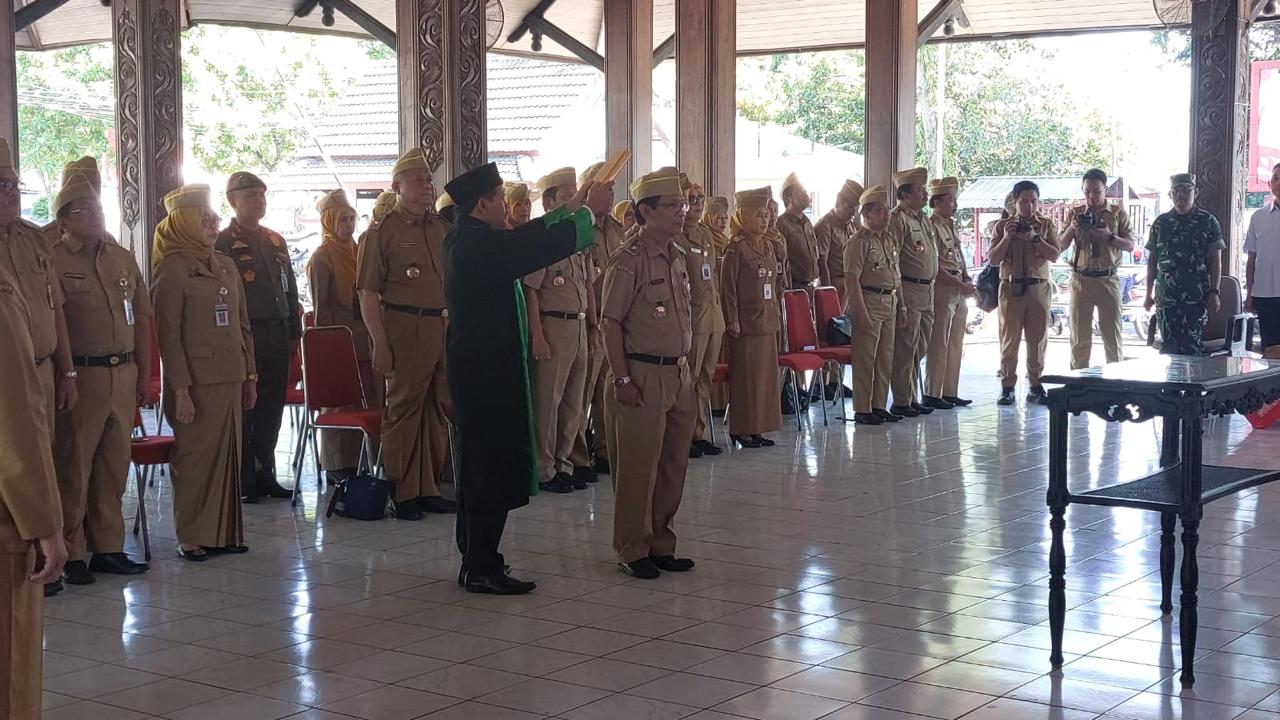 Bupati Semarang lantik Pejabat Sekretaris Daerah Kabupaten Semarang di Pendopo Rumah Dinas Bupati Semarang. Maria Novena/Jawa Pos Radar Semarang&nbsp;