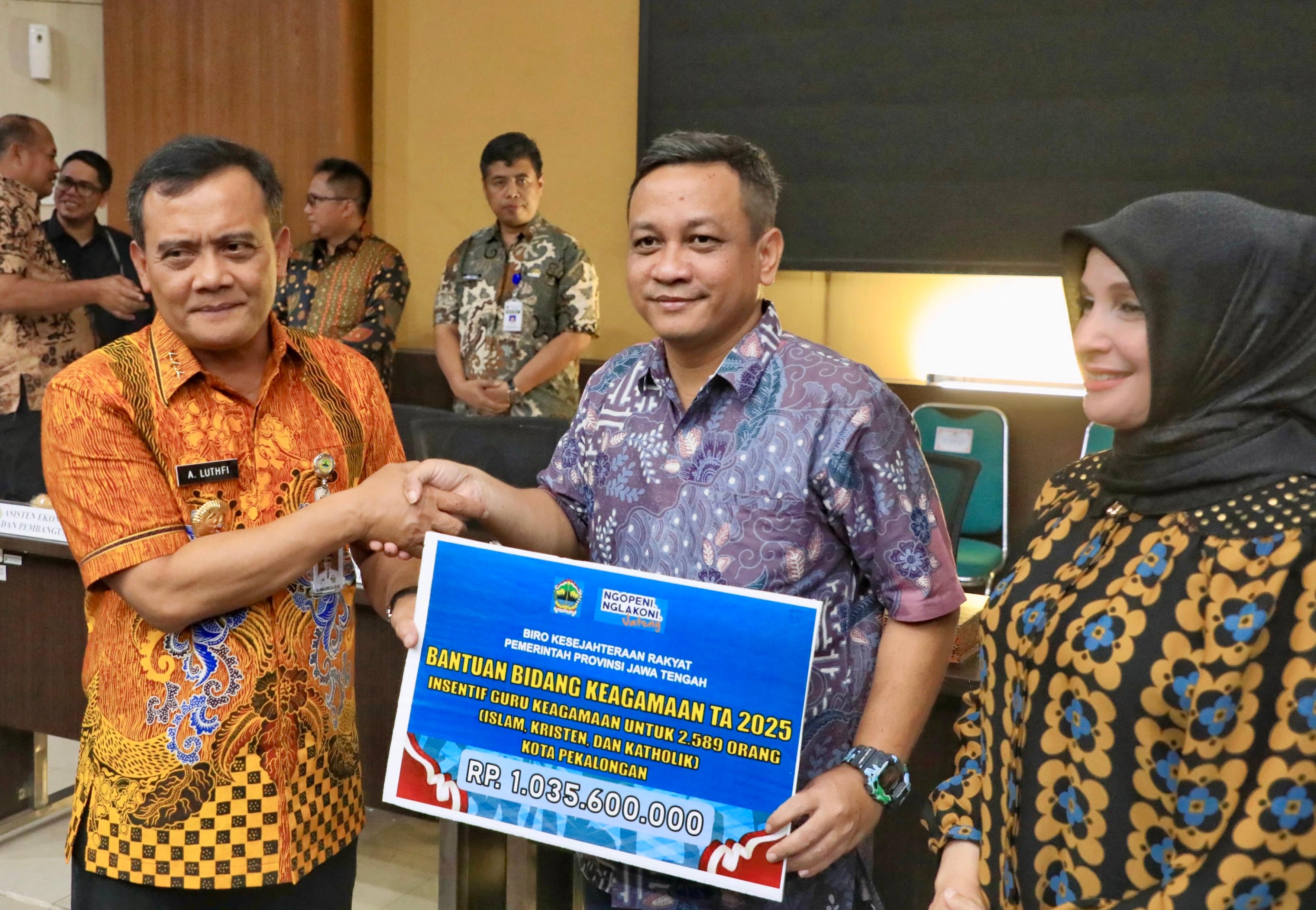 Pemprov Jateng salurkan bantuan ke Pemkot Pekalongan