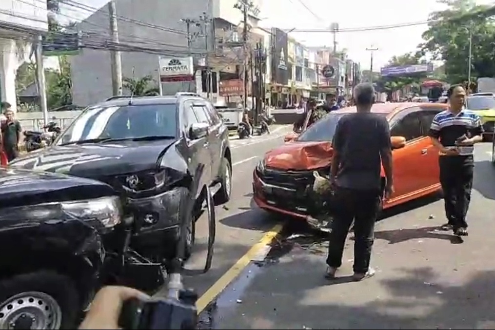 Kondisi kendaraan yang terlibat lakalantas di Jalan Dr Wahidin Semarang