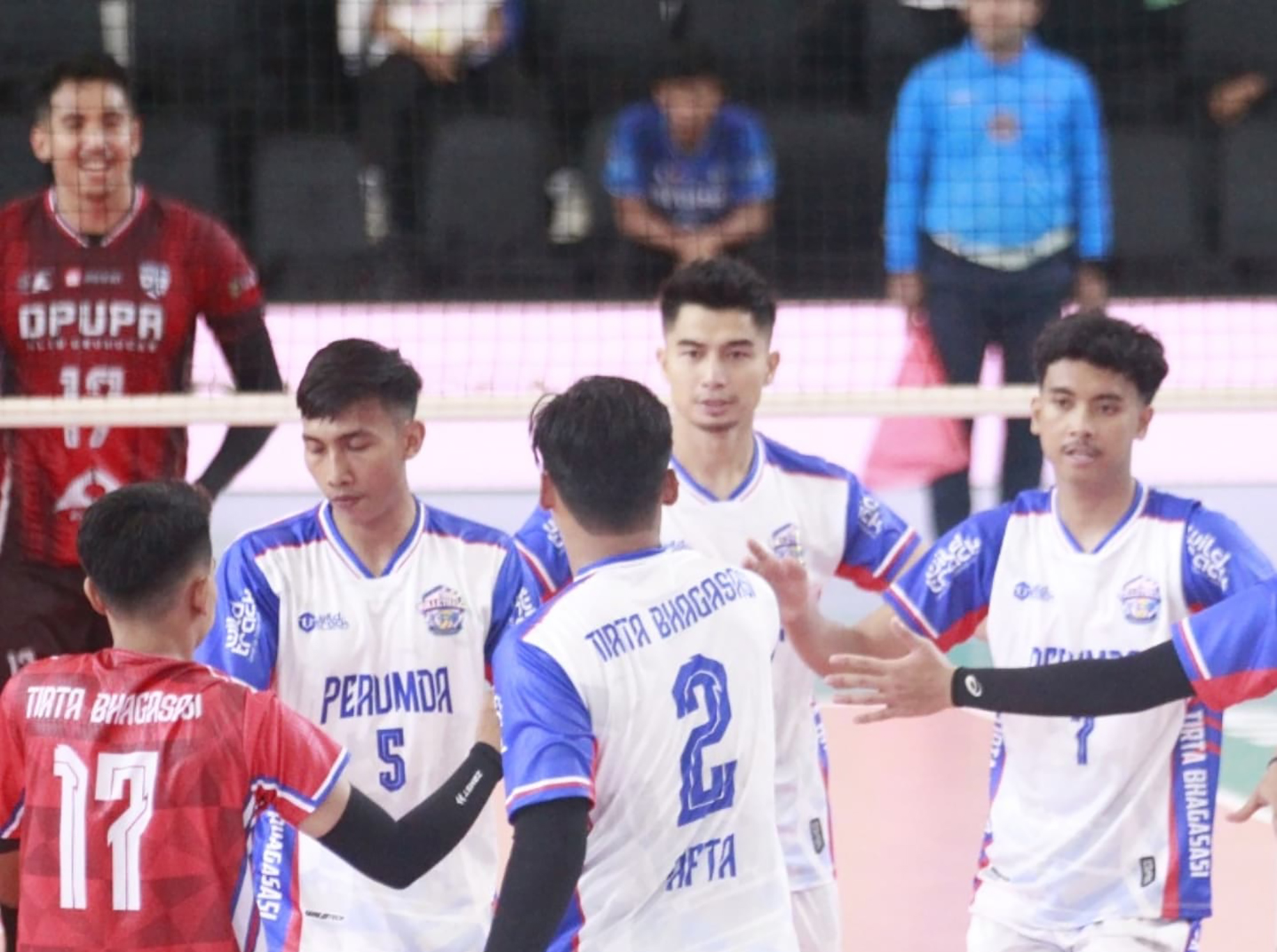Perumda Tirta Bhagasasi Bekasi meraih kemenangan di laga pembuka seri Tangerang dengan skor 3-1 (19-25, 25-20, 25-14, 25-14) atas DPUPR Rafa Binar Semen Grobogan.