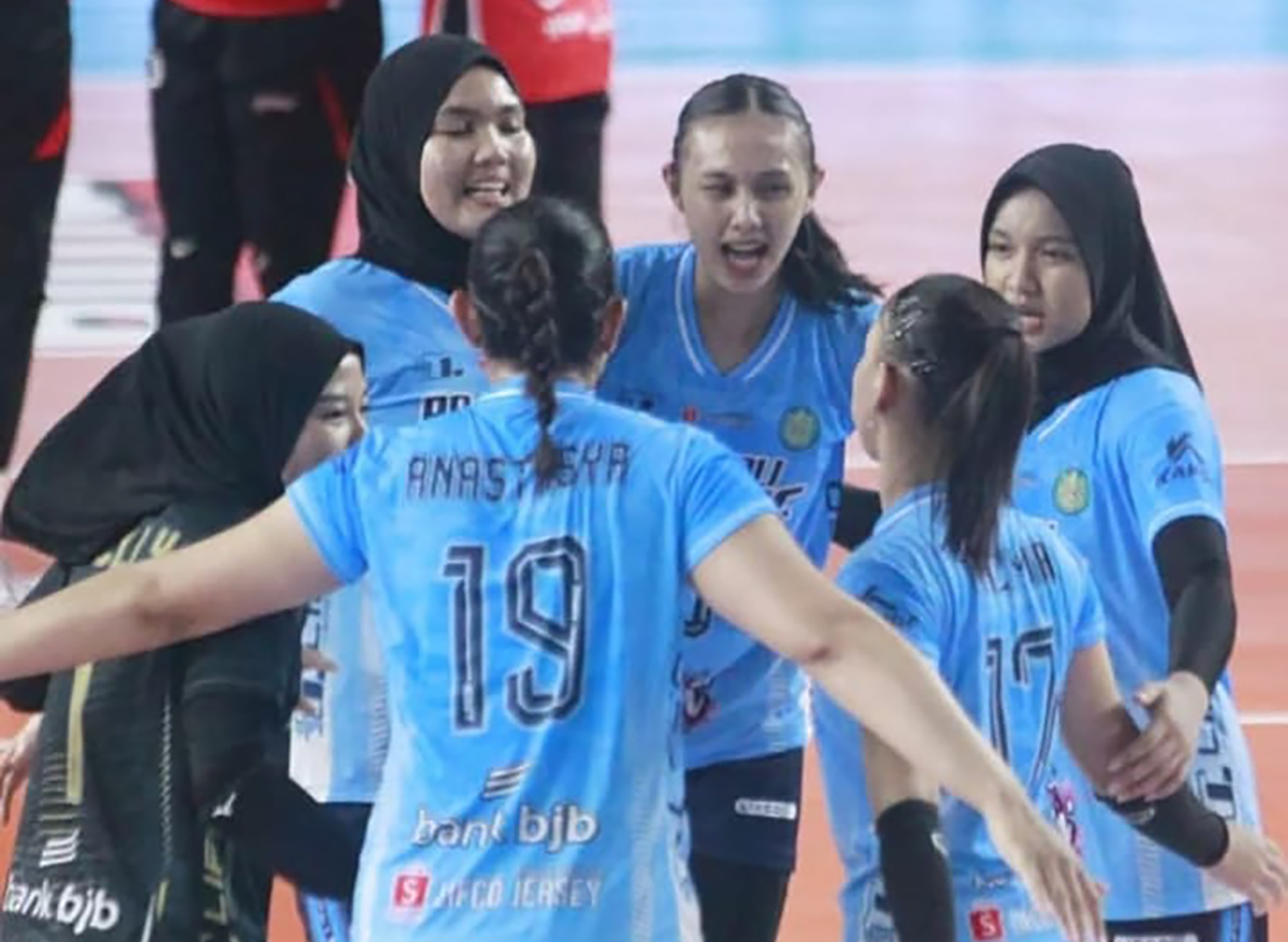 Rajawali O2C menjuarai Livoli Divisi Utama 2025 putaran reguler pertama setelah mengalahkan Bank Jatim dengan skor 3-1 (25-21, 23-25, 25-21, 25-23).
