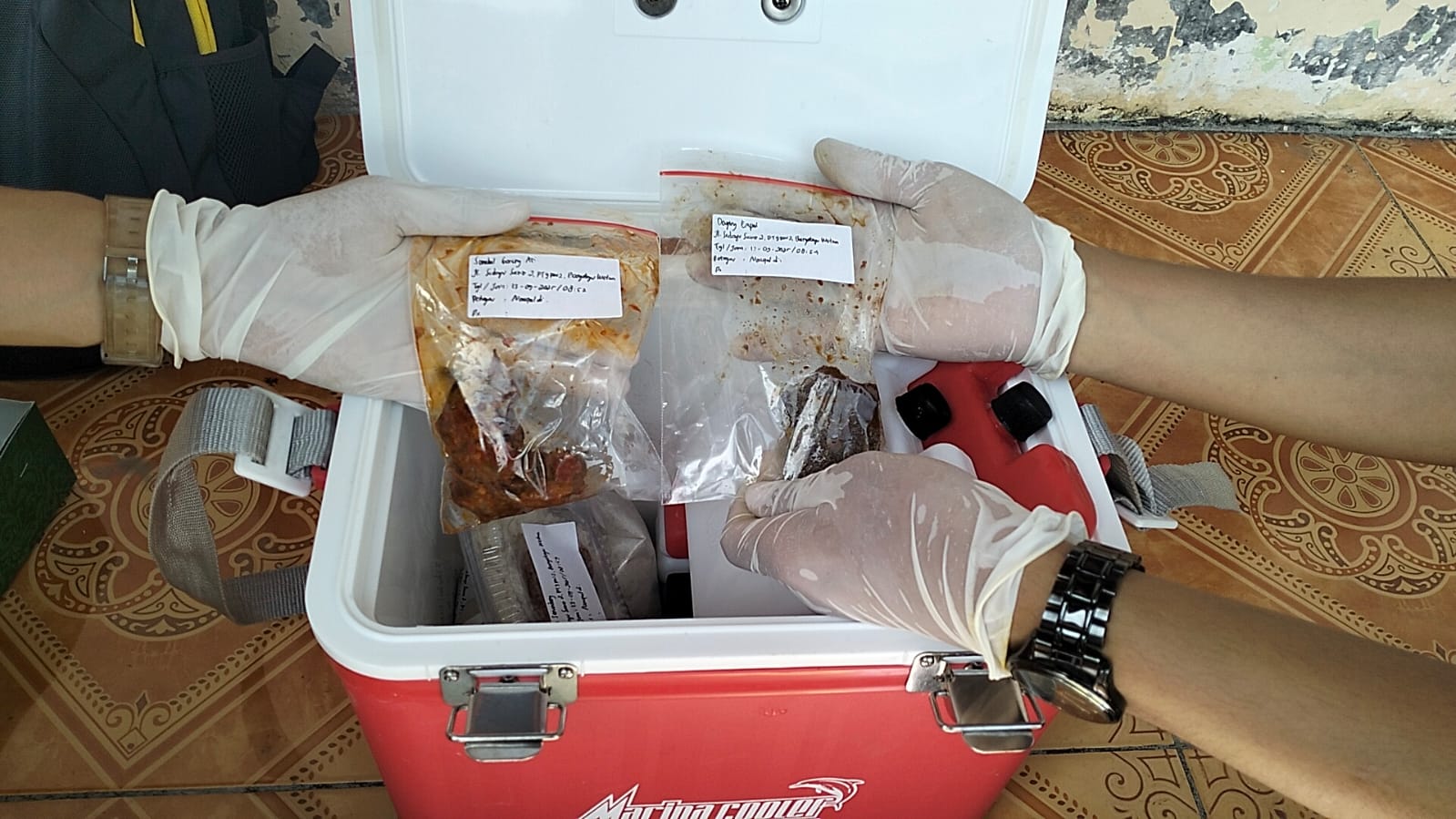 Sampel makanan mendak menjadi penyebab keracunan massal di Bangetayu Wetan, Genuk, Sabtu (13/9) pagi.