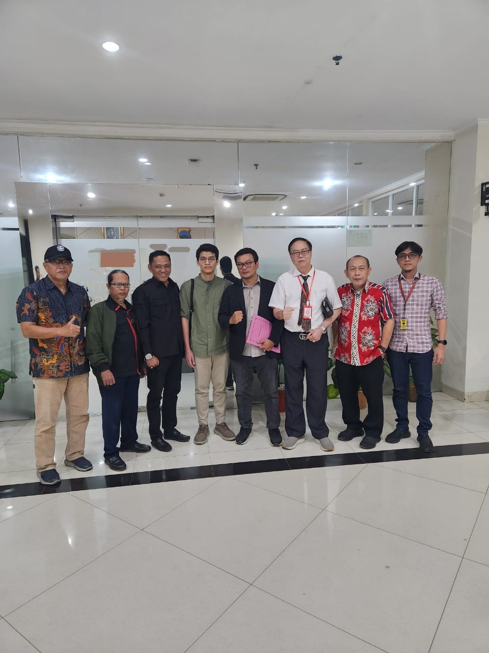 Korban kekerasan dokter spesialis anestesi dr Astrandaya Ajie bersama tim hukum melaporkan dosen Universitas Sultan Agung (Unissula) ke Polda Jateng.