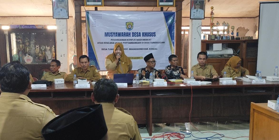 Musyawarah Desa Khusus (Musdesus) Tunggulsari, yang menolak Tambang Galian C di Desa setempat, beberapa waktu lalu.