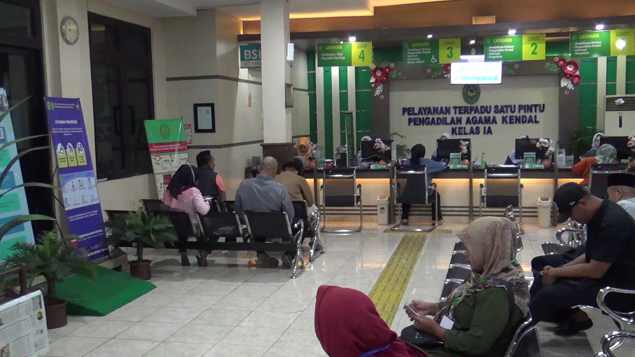 Pengadilan Agama Kendal resmi membuka layanan e-Court untuk memudahkan masyarakat dalam mendaftarkan perkara.