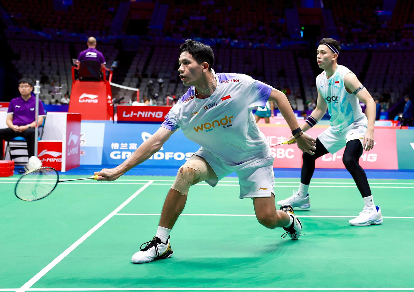 Muhammad Rian Ardianto/Yeremia Erich Yoche Yacob Rambitan harus mengakui keunggulan wakil Malaysia, Goh Sze Fei/Nur Izzuddin dengan skor 21-12, 11-21, 20-22.