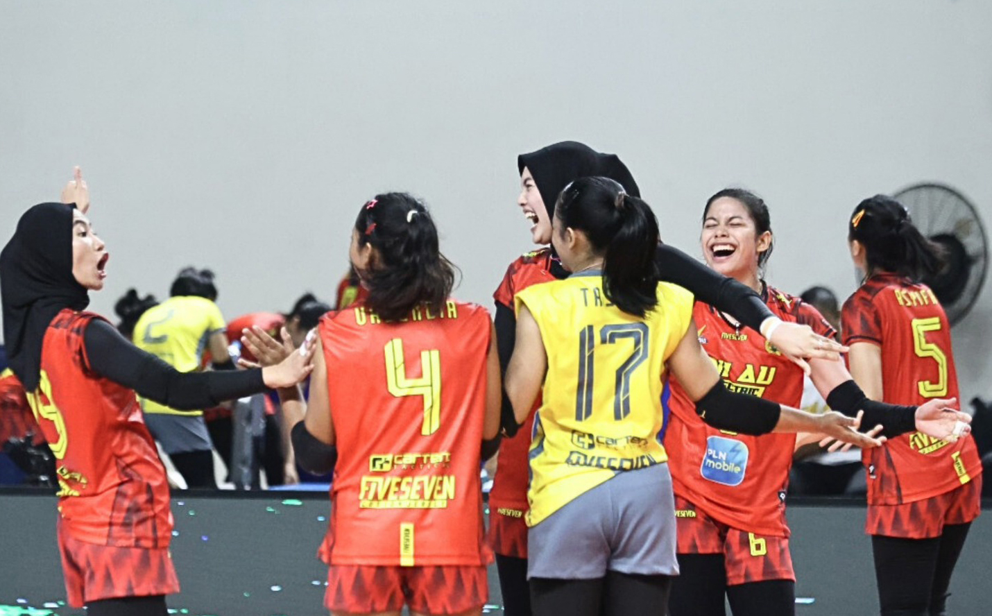 TNI AU Electric merah kemenangan kedua usai mengalahkan Bharata Muda 3-0 (25-16, 26-24, 25-22) di GOR Utama Bojonegoro.