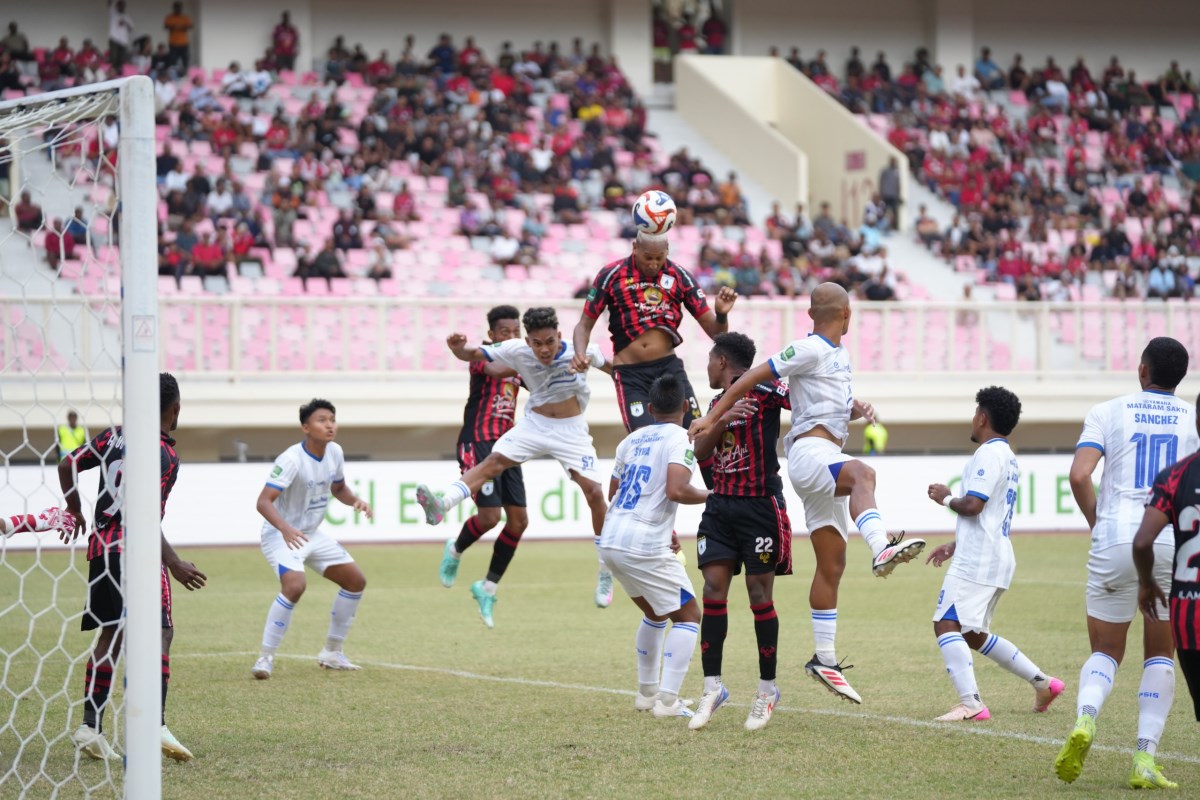 PSIS Semarang harus mengakui keunggulan Persipuran 2-0.
