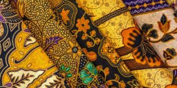 Hari Batik Nasional setiap 2 Oktober menjadi simbol identitas, kreativitas, dan kebanggaan Indonesia sekaligus pengingat pentingnya melestarikan warisan budaya yang diakui UNESCO sejak 2009.