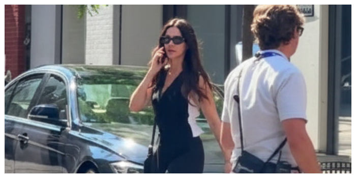 Anne Hathaway sedang melakukan proses syuting Devil Wears Prada 2