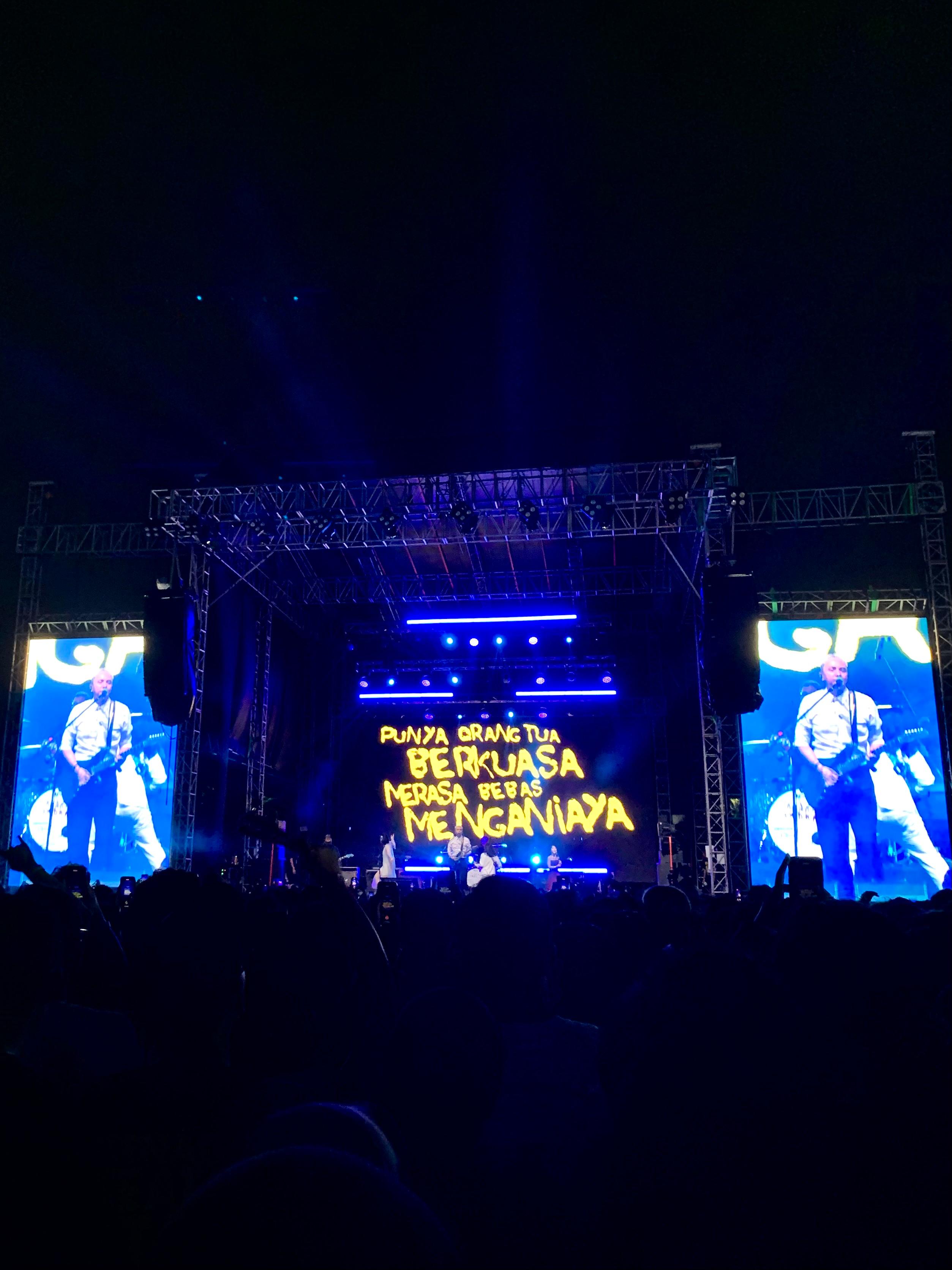 Konser Band Barasuara di Cherry Pop Festival di Yogyakarta (fathimah zahra/Radar Semarang)