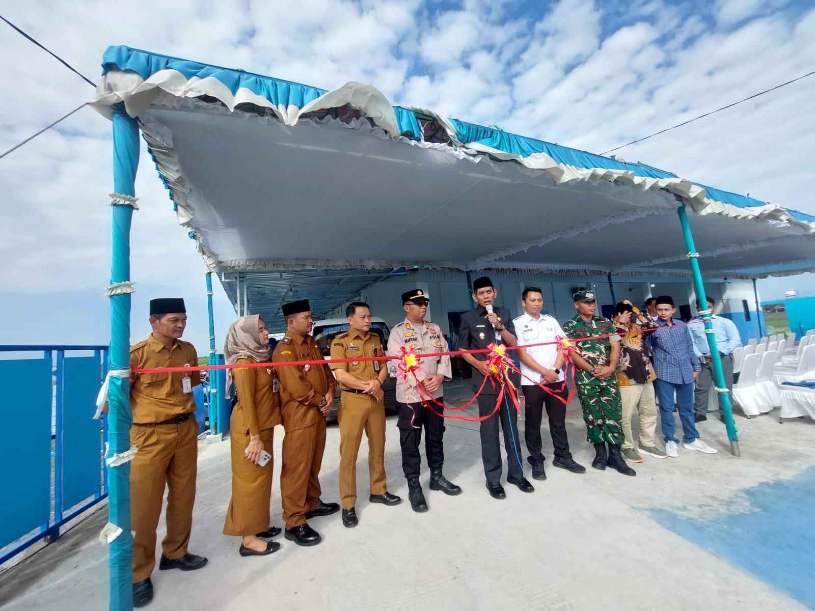 Wabup Muhammad Badruddin melaunching dapur makanan bergizi gratis di Desa Sumberejo Bonang.