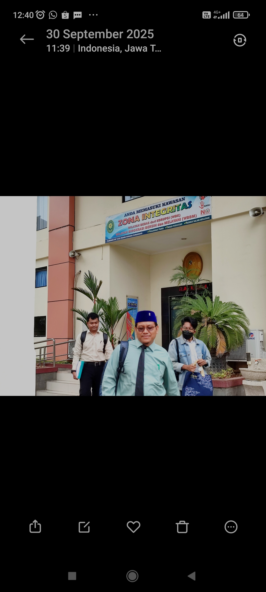 Kuasa hukum warga, Karno Roso dan tim Lembaga Bantuan Hukum KAHMI Brebes & Partners menjalani pemeriksaan persiapan di PTUN Semarang, Selasa (30/9/2025).