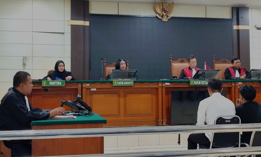 Jaksa Penuntut Umum Kejari Kota Semarang Supinto Priyono saat membacakan tuntutan kasus kerusuhan aksi May Day di Pengadilan Negeri Semarang, Rabu (1/10/2025).