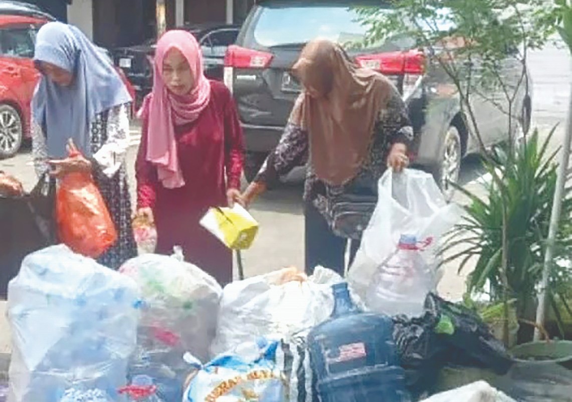 Kegiatan pilah sampah di RW 02 Kelurahan Bangunharjo, Semarang Tengah. (Dok RW 02 Bangunharjo)