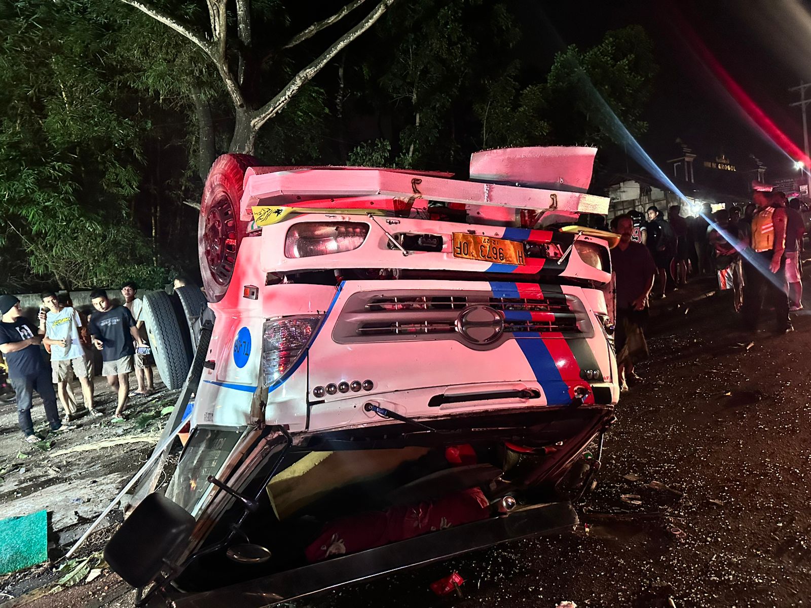 Kecelakaan lalu lintas kembali terjadi di wilayah hukum Polres Salatiga. Peristiwa tersebut terjadi di ruas Jalan Lingkar Salatiga (JLS)