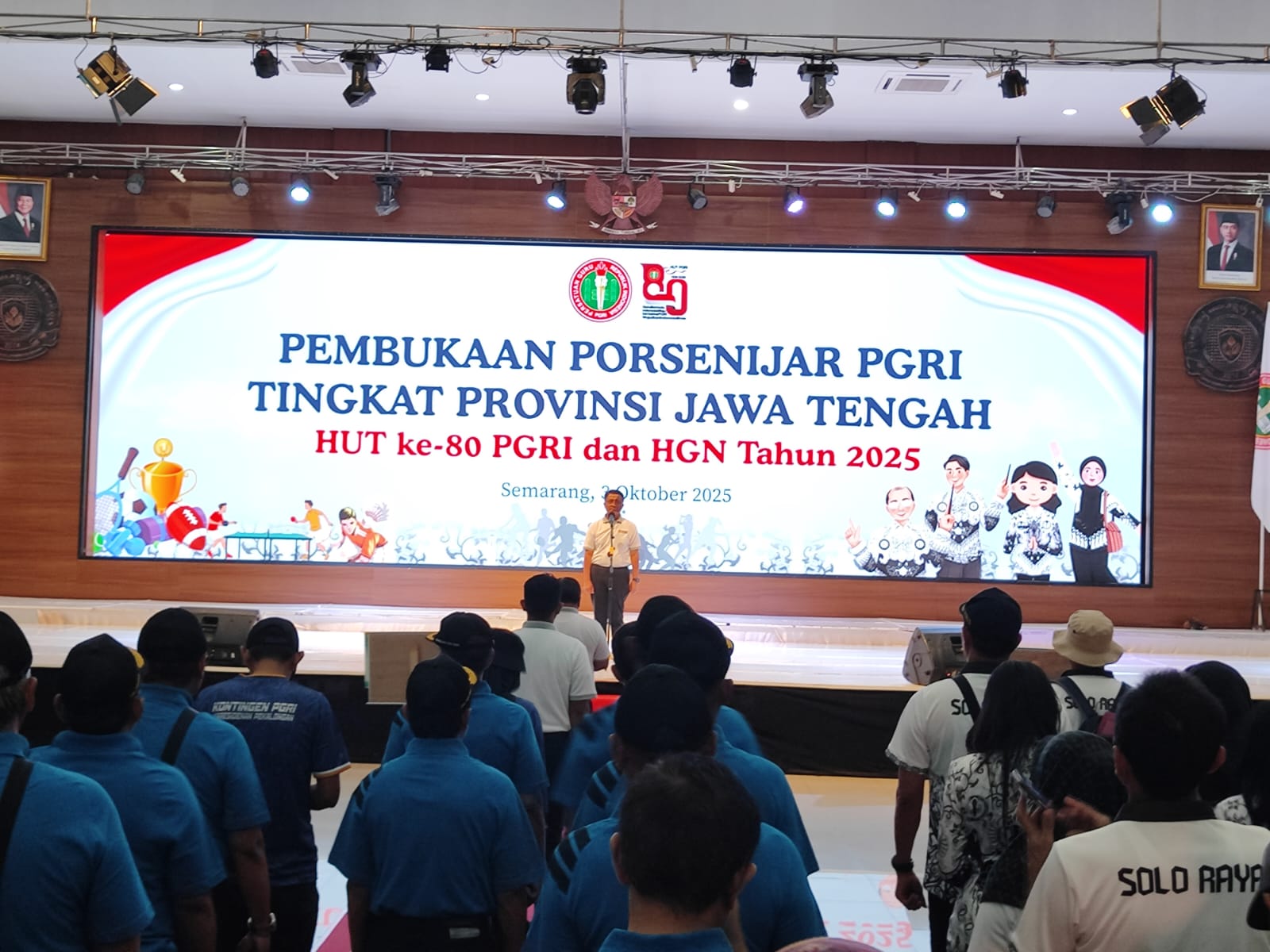 Ketua PGRI Jateng Muhdi saat pembukaan Porsenijar PGRI tingkat Provinsi Jawa Tengah di Balairung Upgris, Jumat (3/10).