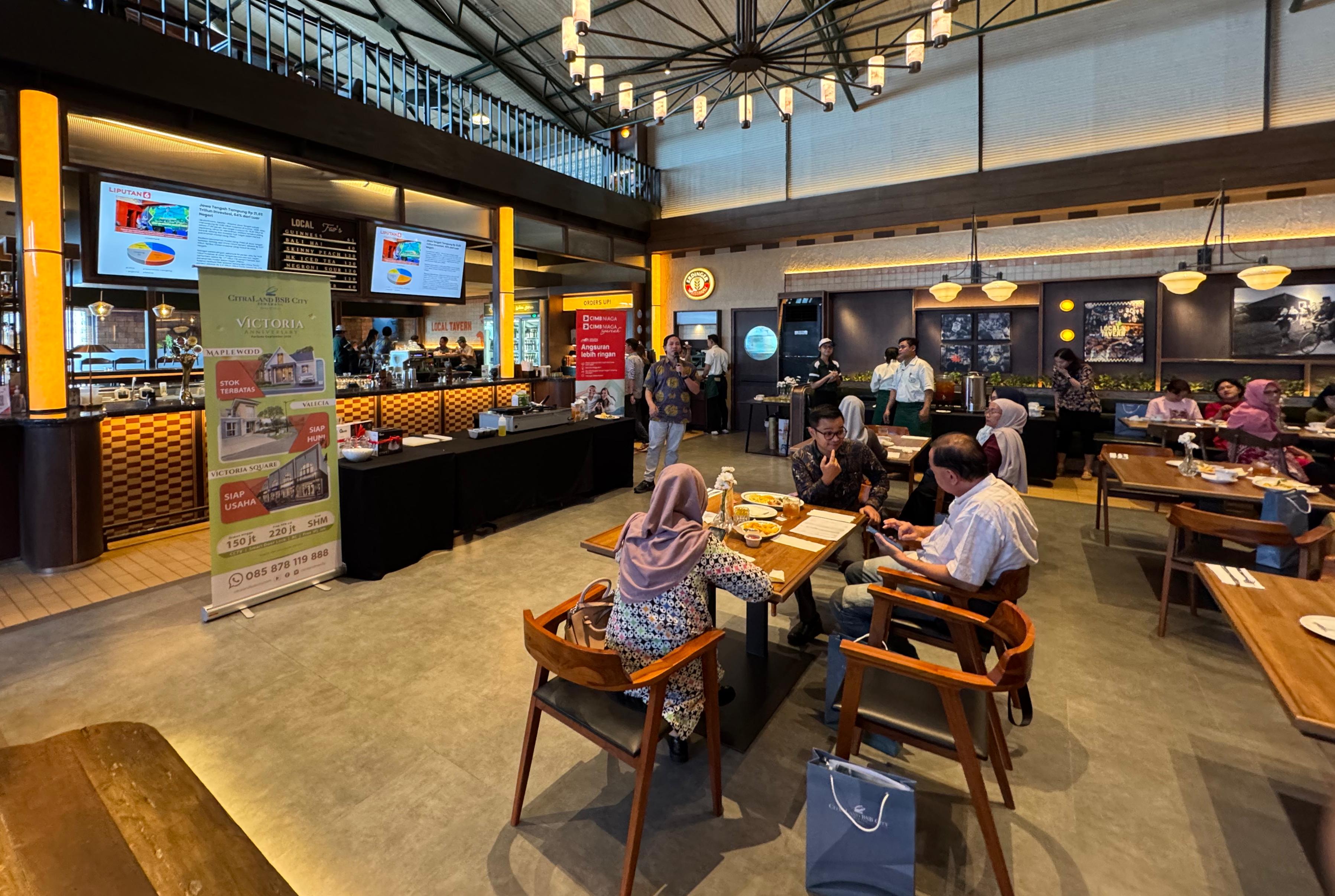Chef dari Local Tavern tampil lincah mendemonstrasikan resep ala Western dan Italia.