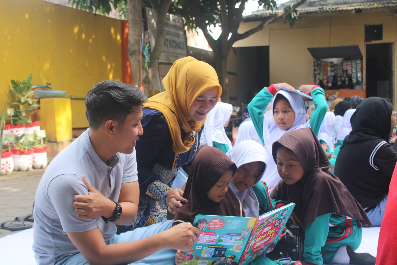 SDN 2 Kutoharjo Gagas Program Membaca Buku Bersama Orang Tua