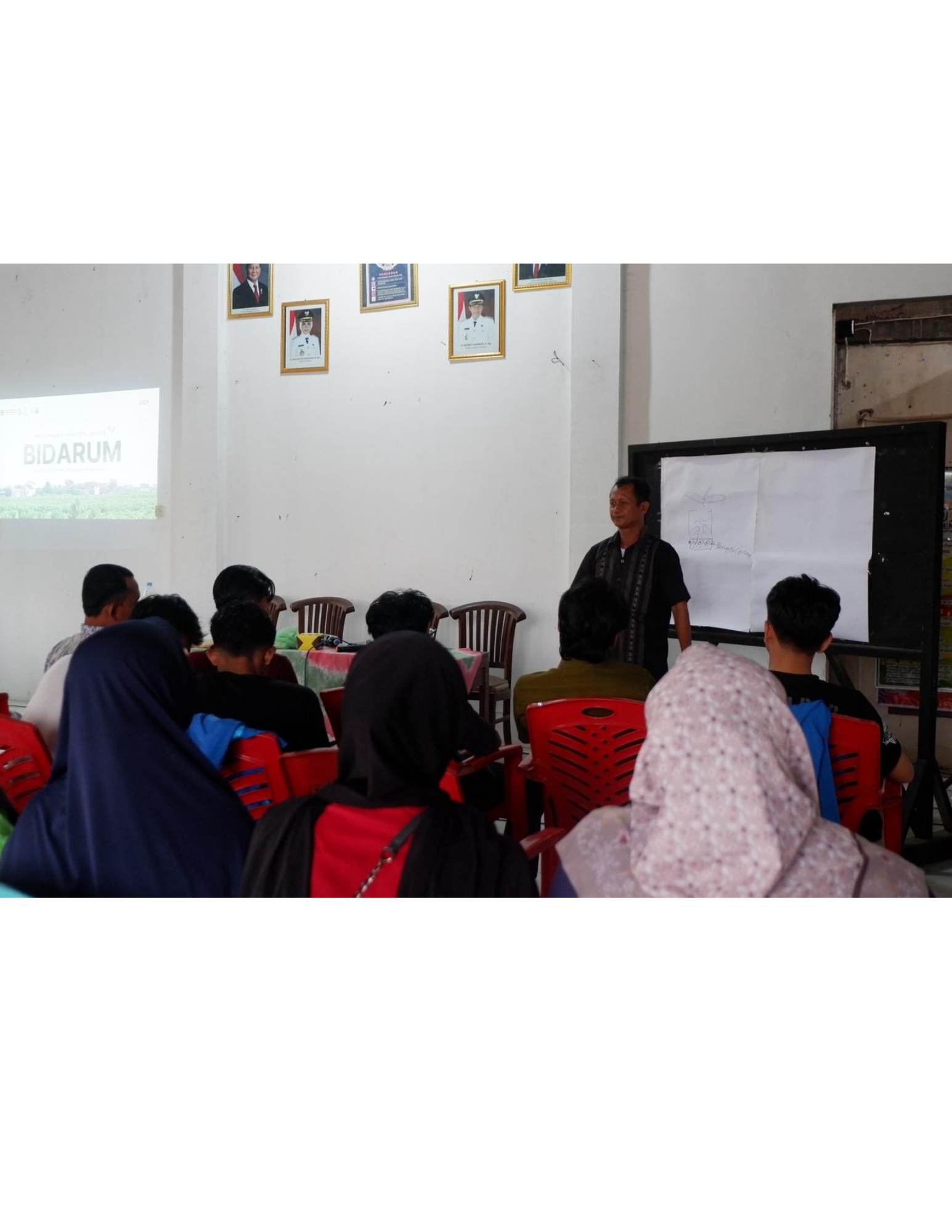 Sosialisasi Budidaya Ramah Lingkungan oleh Tim PPKO Himatepa dan Sanggar Tani Muda Akashatani Desa Ringinarum yang dihadiri perwakilan Dinas Pertanian Kabupaten Kendal