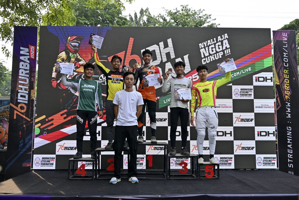 Dimas Aradhana dari 76 Rider DH Squad sukses mencatatkan waktu tercepat di Kelas Men Junior dengan raihan 1 menit 27,870 detik.