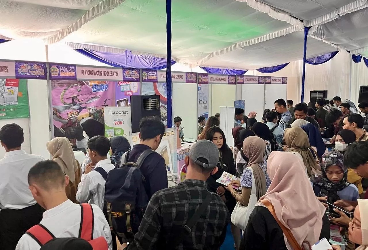Program Magang Nasional Kemenaker 2025 untuk lulusan perguruan tinggi dilakukan selama enam bulan telah dibuka.