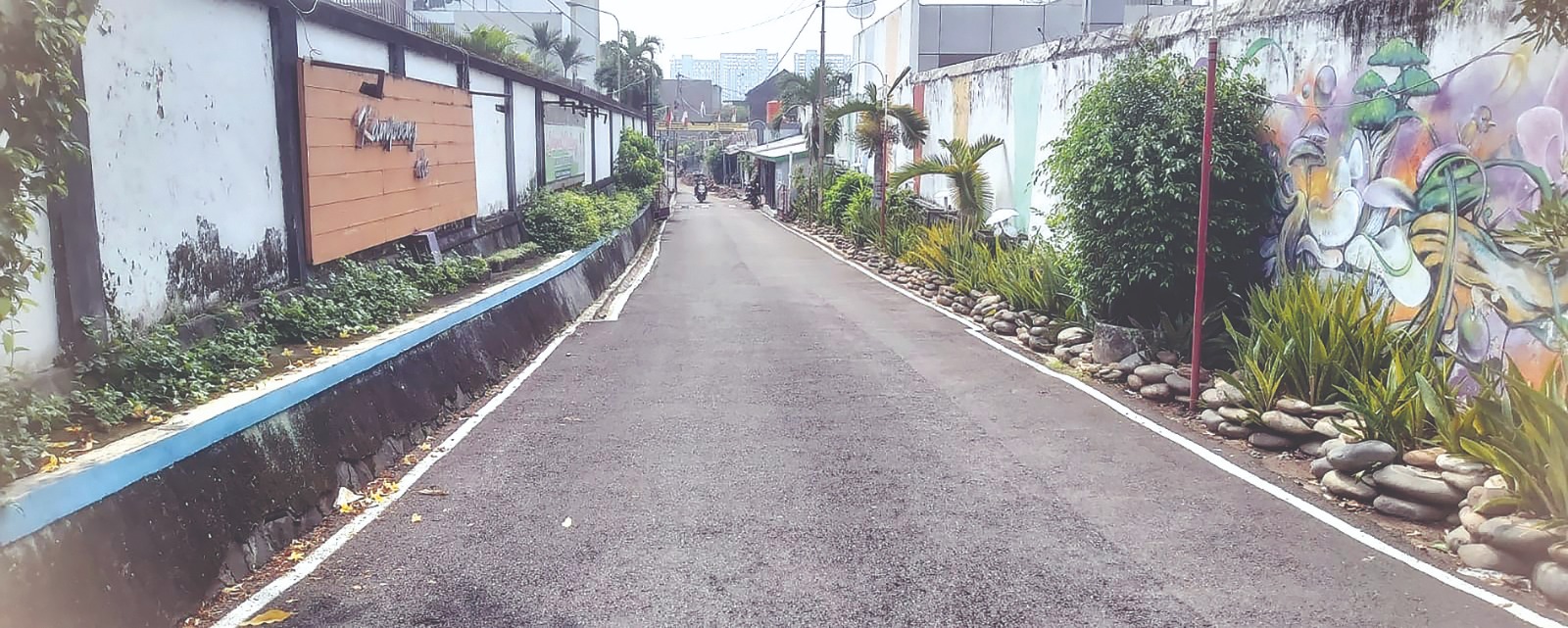 Lingkungan RW 02 Kelurahan Sumurboto, Banyumanik yang terjaga kebersihannya.