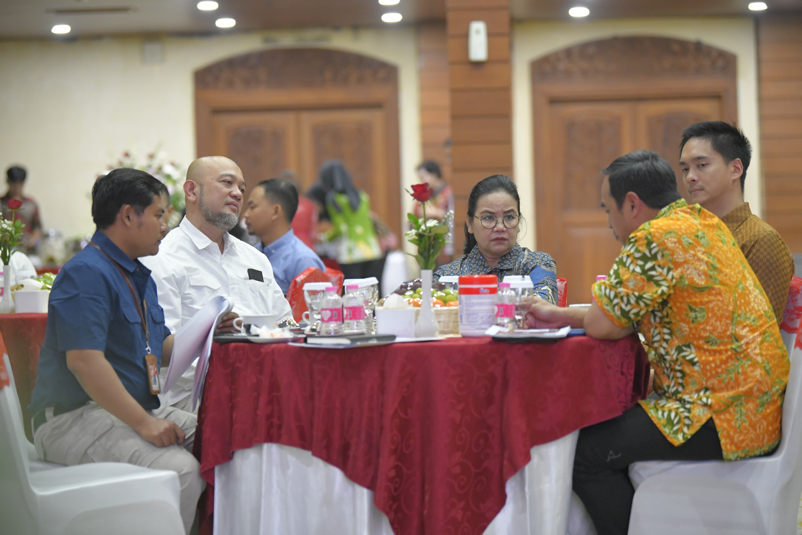 Wali Kota Semarang, Agustina Wilujeng saat menerima kunjungan dari Kementerian Lingkungan Hidup di Ruang Lokakrida Gedung Balai Kota Semarang, Kamis (9/10).