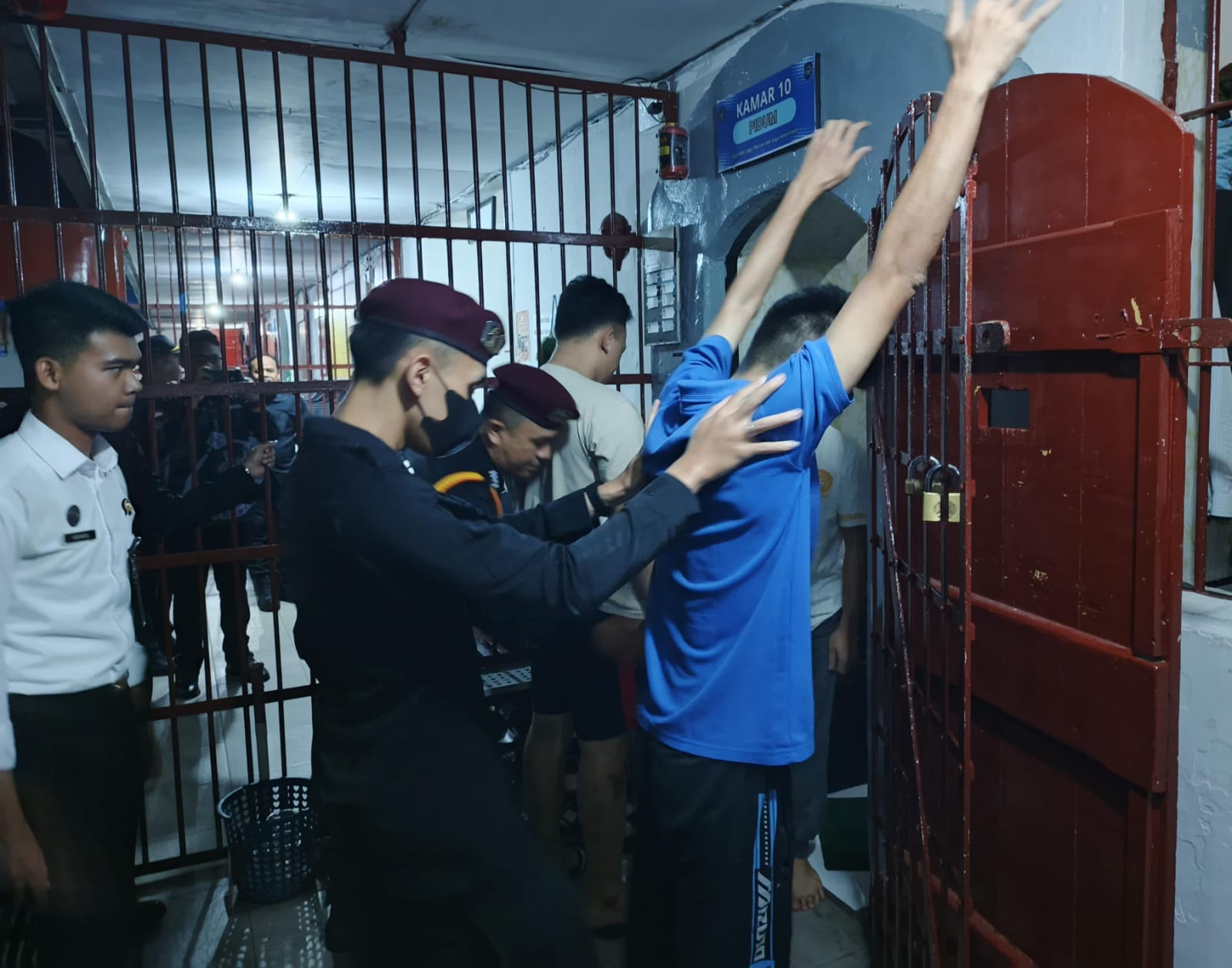 Rutan Salatiga menggelar razia bertajuk