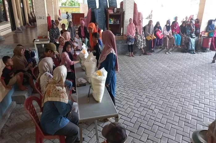 KPM menerima bansos beras Oktober 2025