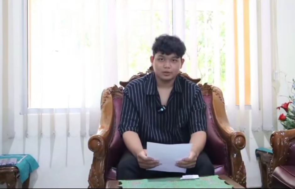 Tampang Chiko Radityatama Agung Putra saat minta maaf atas perbuatannya mengedit foto video alumni SMAN 11 Semarang.