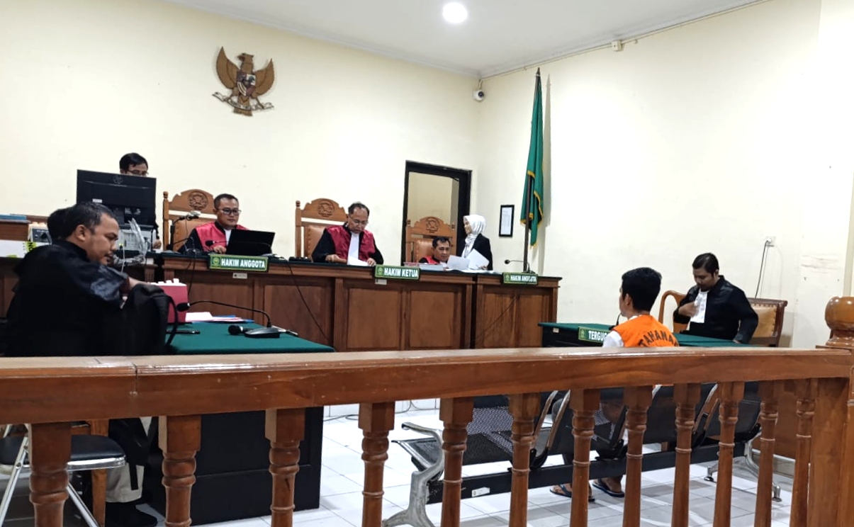 Sidang agenda pembacaan putusan kasus penipuan kredit fiktif Adira Finance di Pengadilan Negeri Semarang, Rabu (15/10/2025).