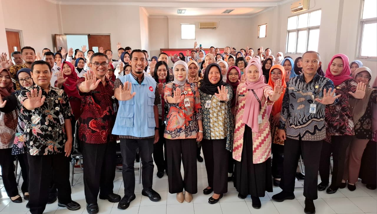 Bupati Kendal Dyah Kartika P saat Sosialisasi Antikorupsi bagi ASN di Aula Inspektorat.