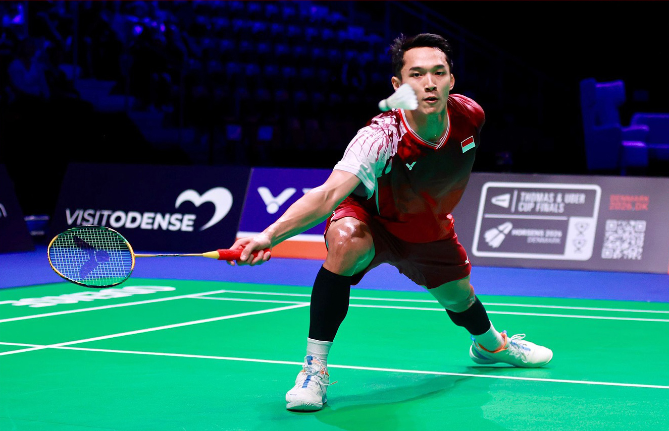 Jonatan Christie melaju ke semifinal Denmark Open 2025 usai mengalahkan wakil China unggulan keempat Li Shi Feng lewat pertarungan tiga gim 21-18, 21-23, 21-17.