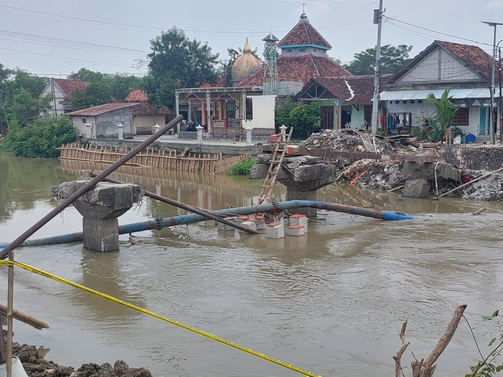 Lokasi lecelakaan kerja proyek jembatan Dempet.(Wahibpribadi)