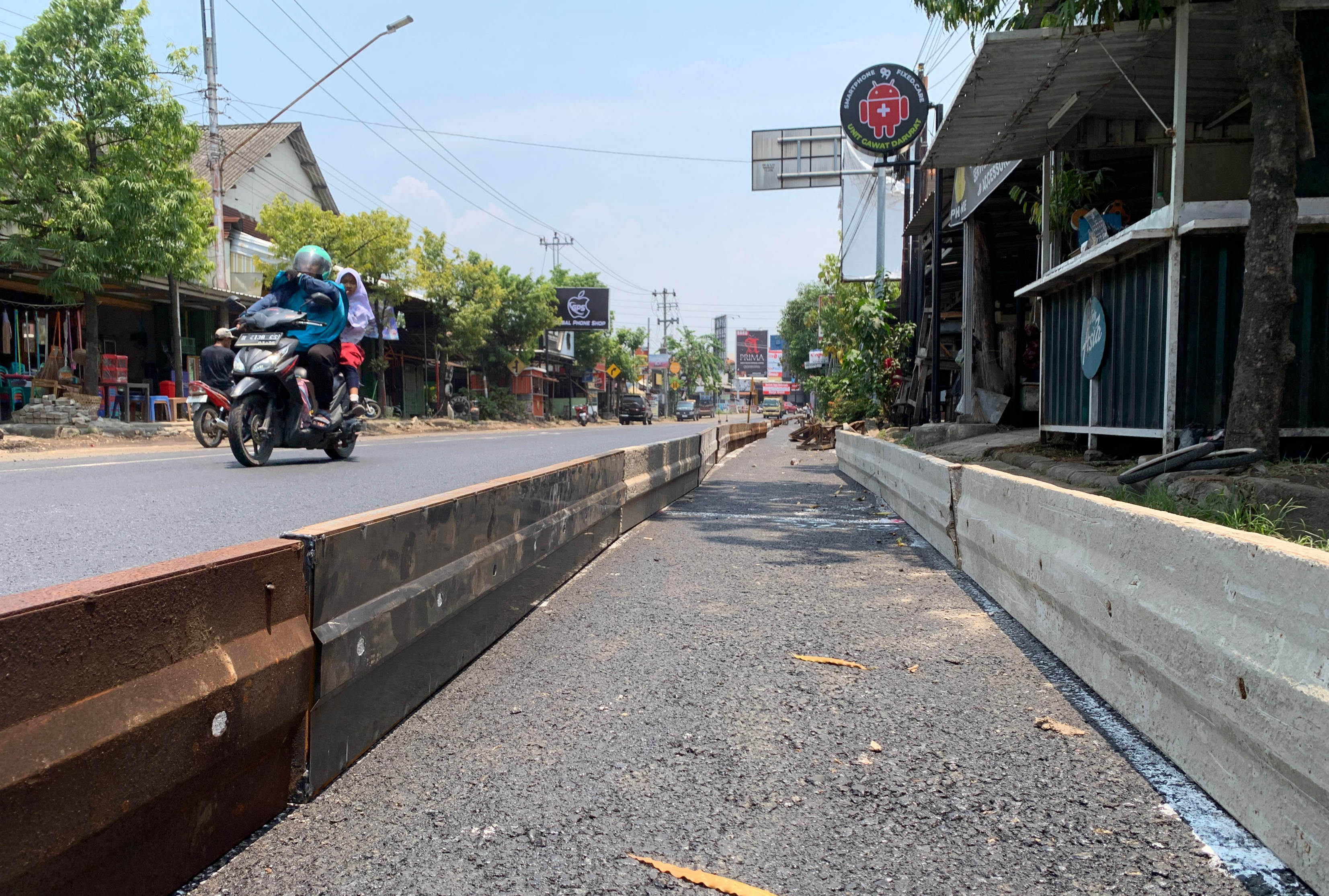 Jalan Raya Kaliwungu Ditutup Total, Kendaraan Roda Empat Wajib Putar Arah